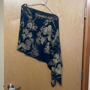 Floral connected shall. Very soft, perfect condition. Dark blue and beige.